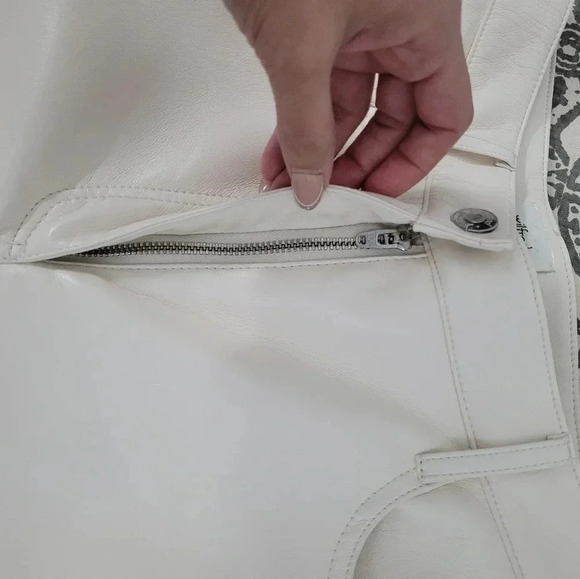 Aritzia Wilfred The Melina Birch High Rise Faux Leather Cropped Pant - Picture 10 of 16